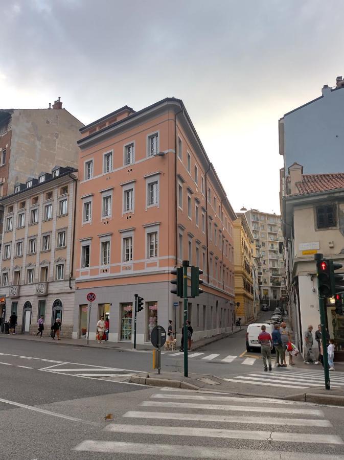 La Bella Olivia Lägenhet Trieste Exteriör bild